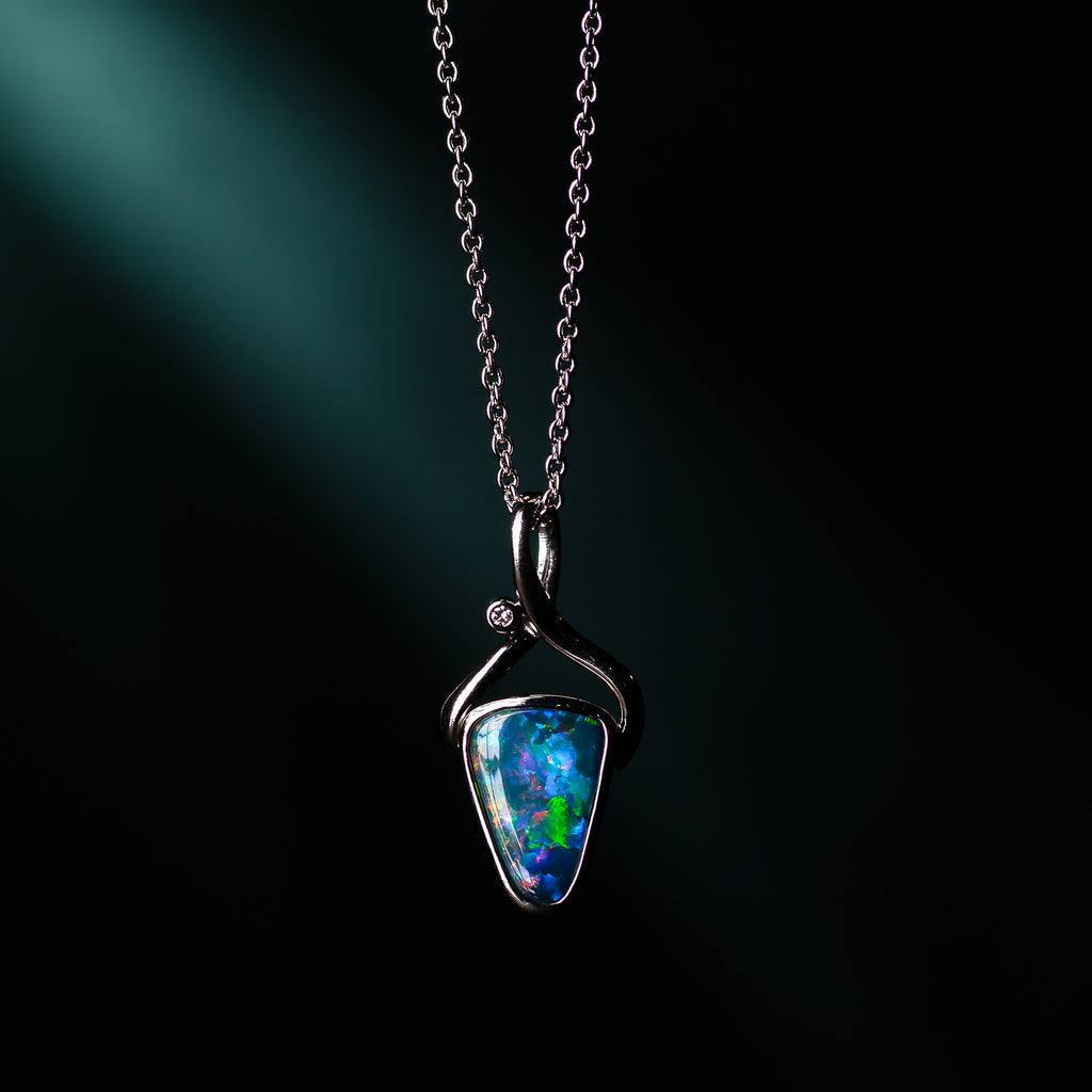 Elegant Free Style 18k White Gold Multicolor Doublet Opal pendant